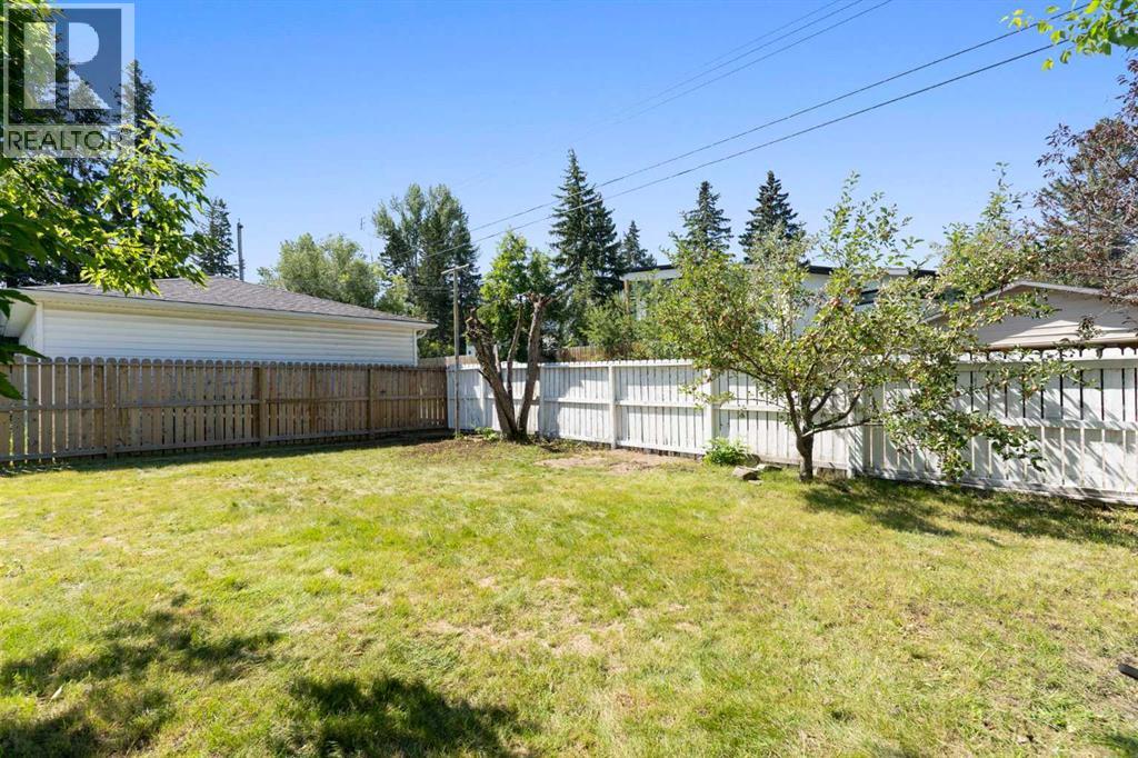 Single Family House Bungalow for Sale in  Hillgrove Drive SW Haysboro Calgary 
