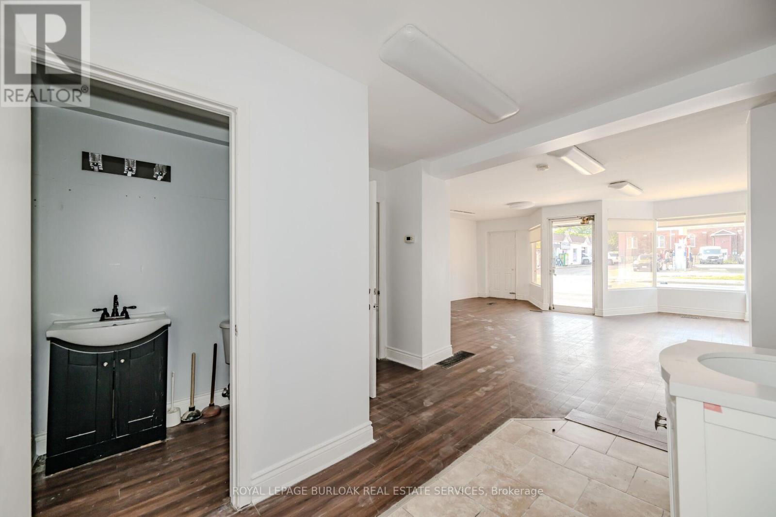Photo 13 of 1345 Main Street E, Hamilton ON