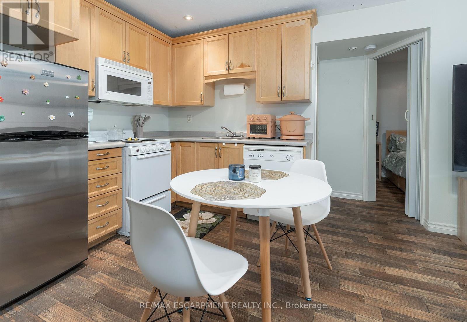 Photo 1 of 14 1759 King Street E, Hamilton ON