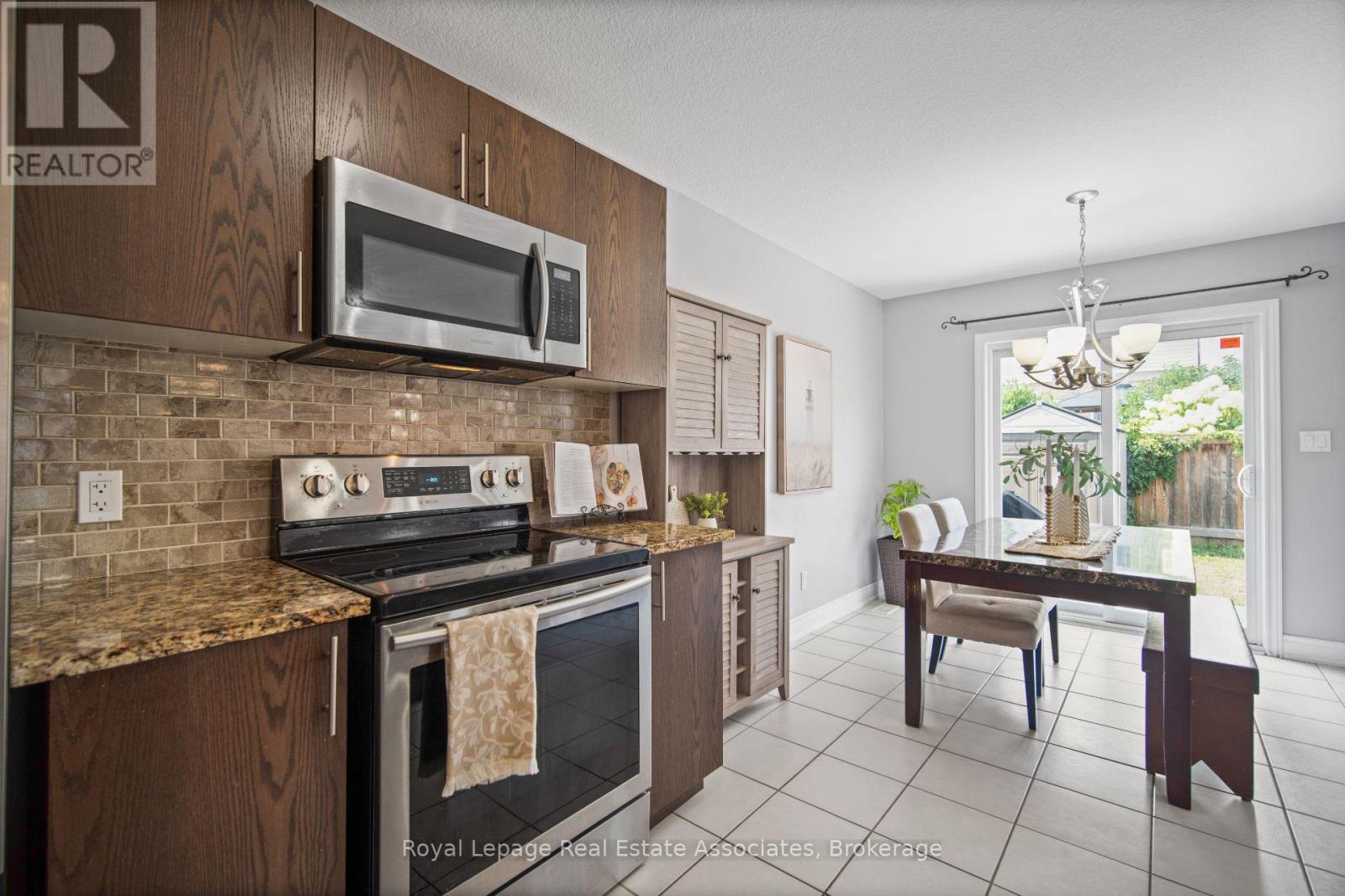 Photo 16 of 439 Moorlands Crescent, Kitchener ON