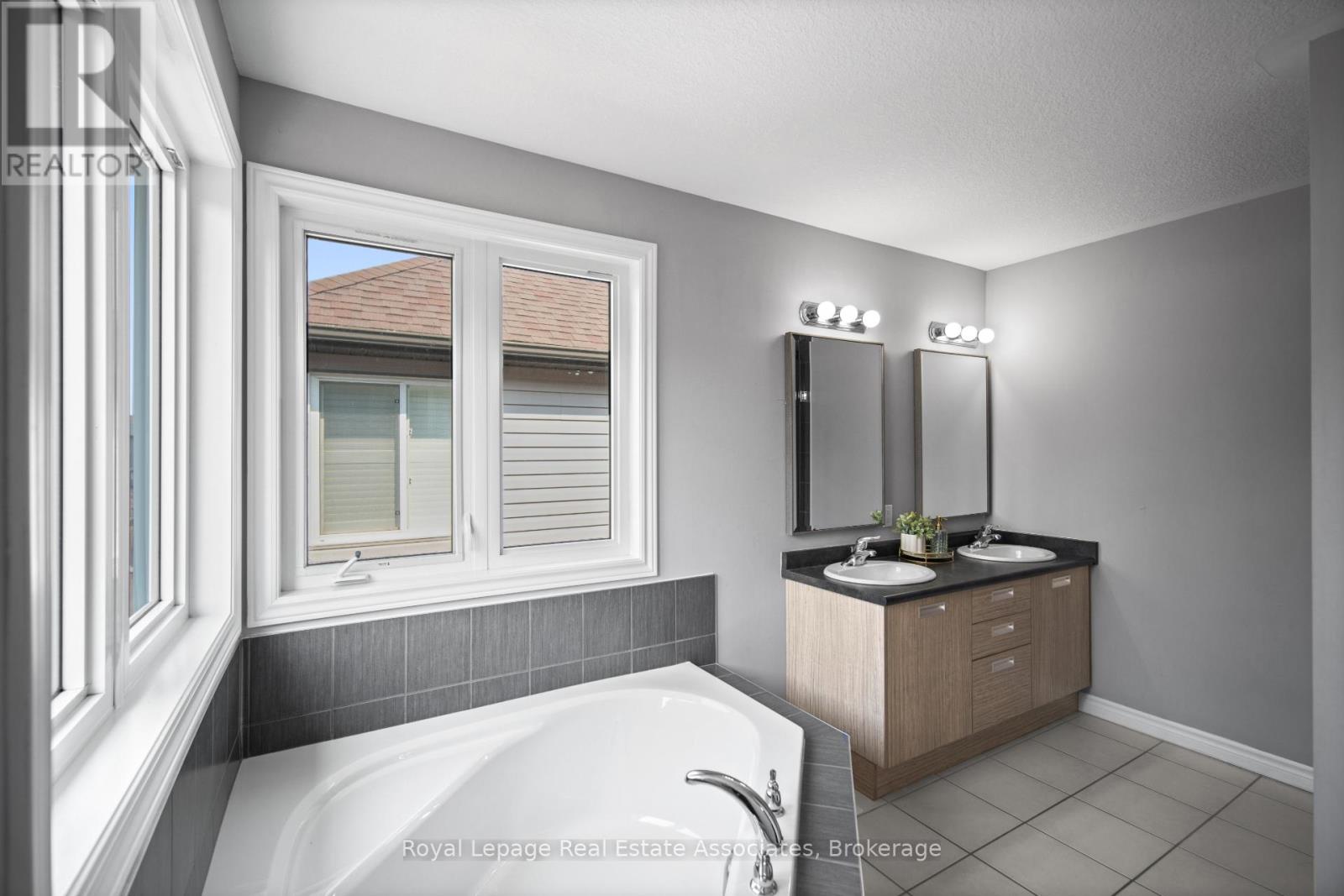 Photo 22 of 439 Moorlands Crescent, Kitchener ON