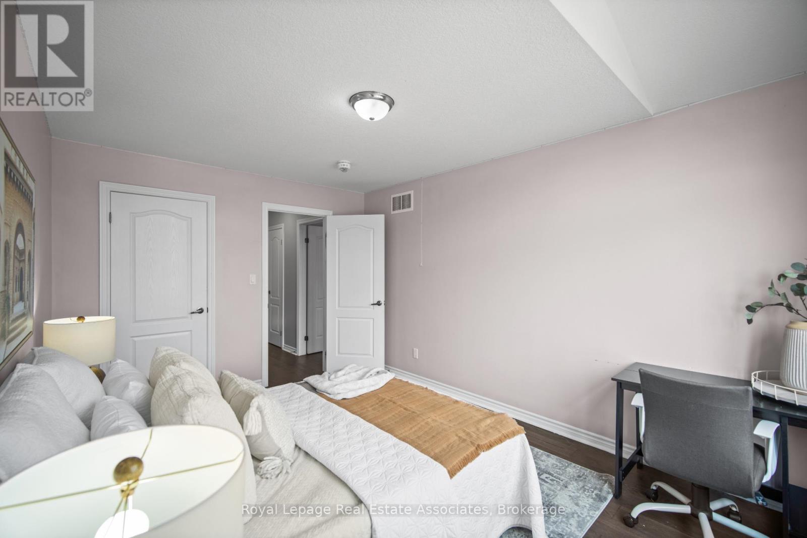 Photo 27 of 439 Moorlands Crescent, Kitchener ON