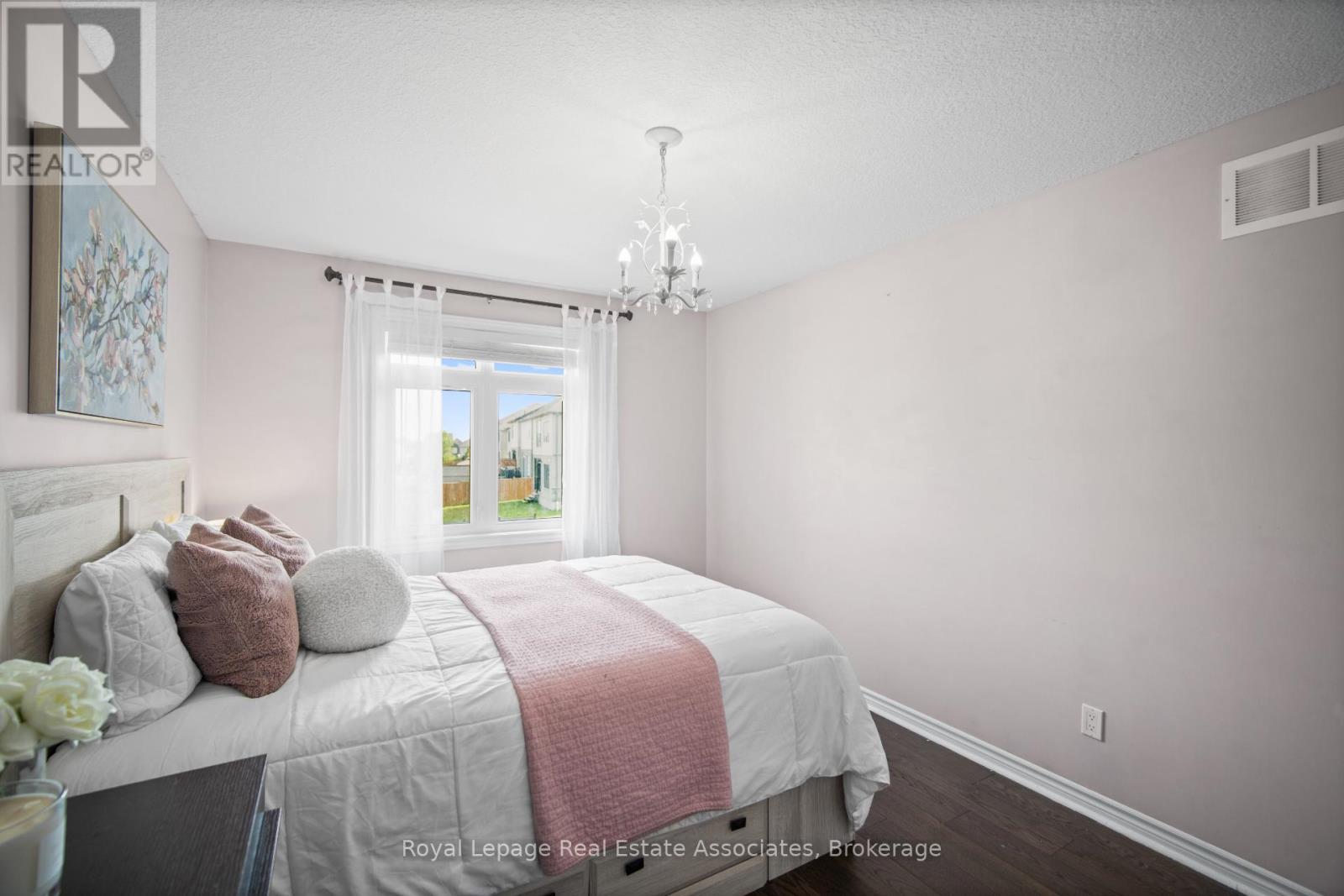 Photo 31 of 439 Moorlands Crescent, Kitchener ON