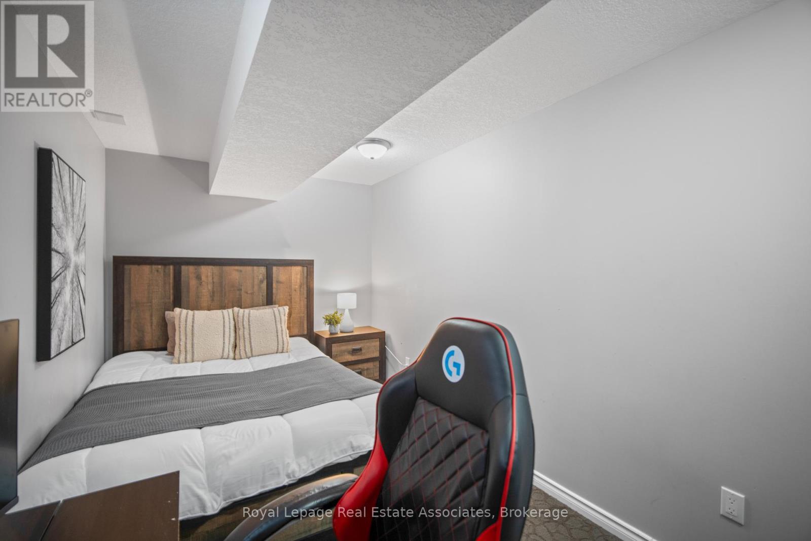 Photo 40 of 439 Moorlands Crescent, Kitchener ON