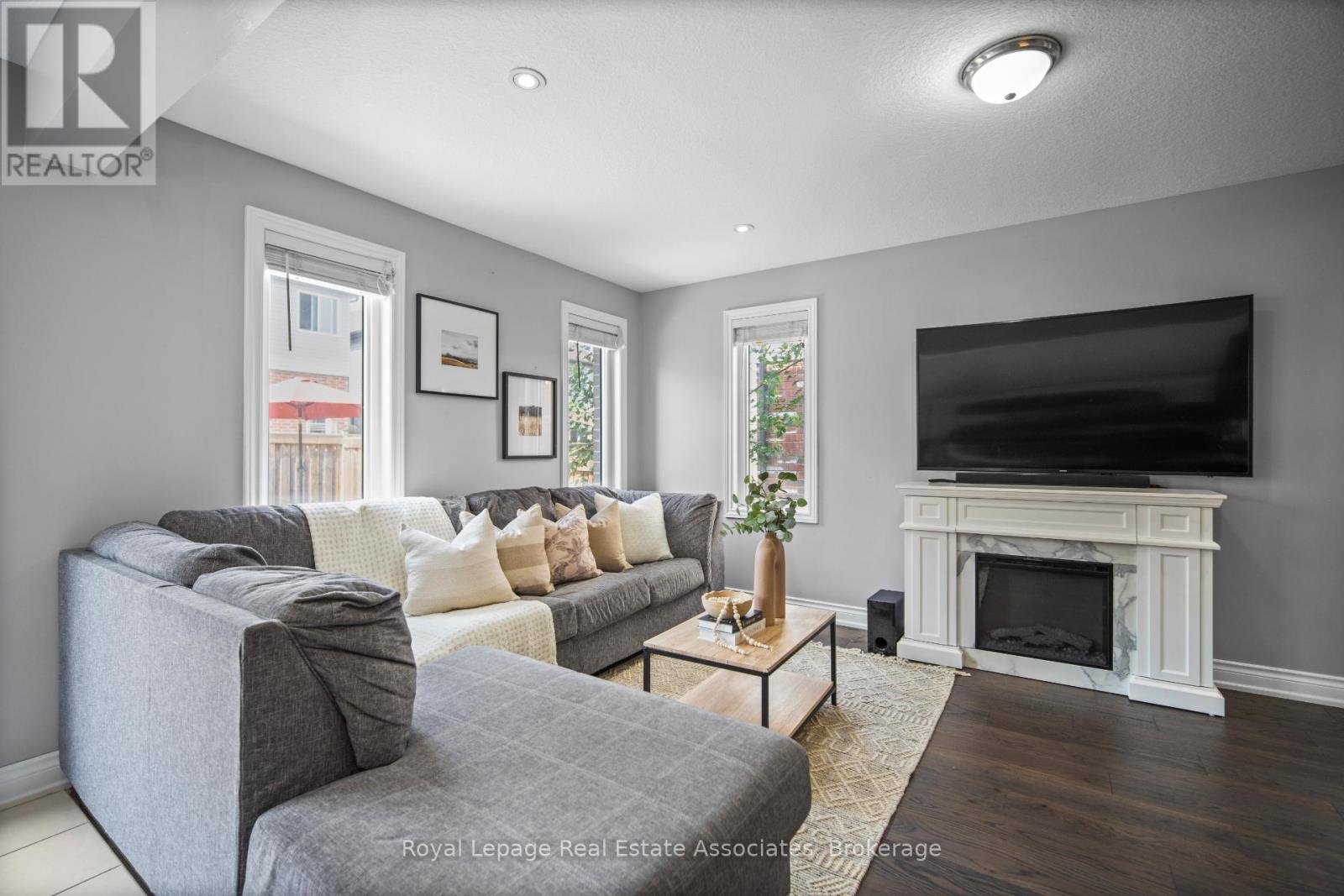 Photo 9 of 439 Moorlands Crescent, Kitchener ON
