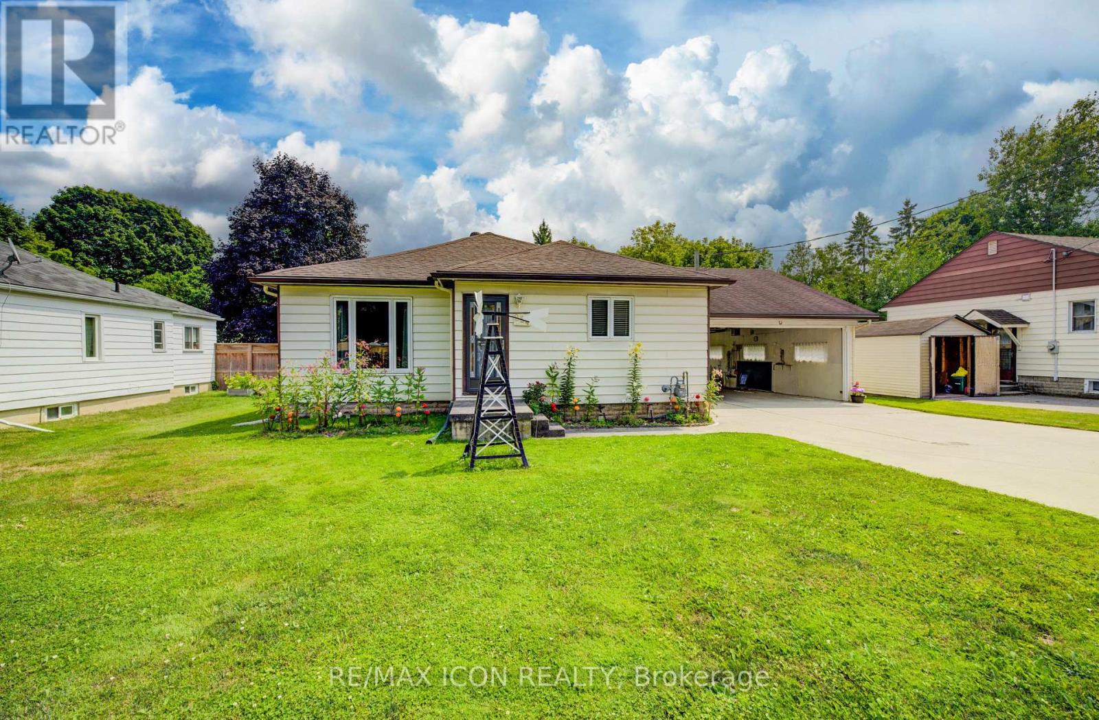 Photo 26 of 254 Wellington Street W, Wellington North ON