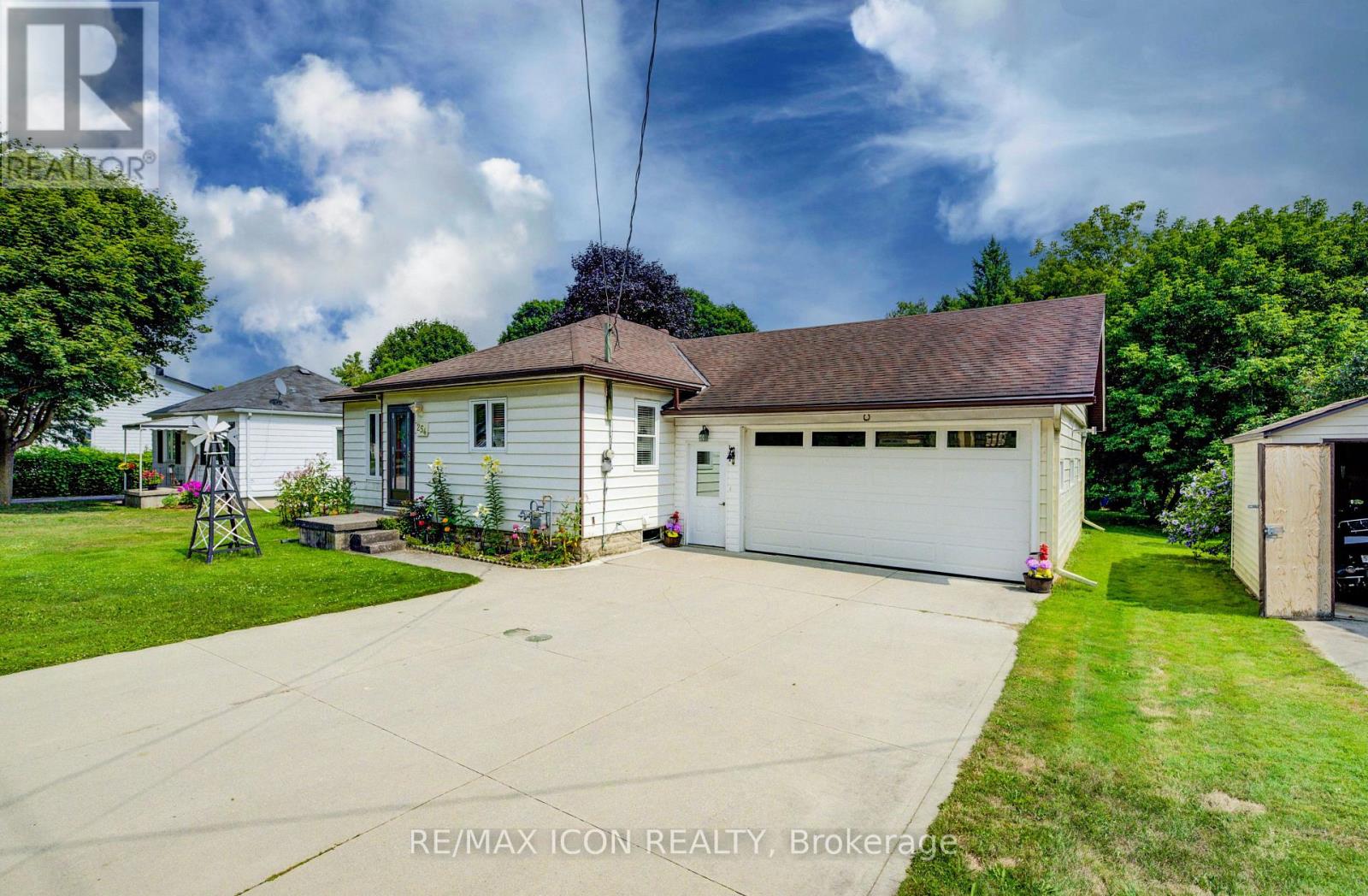 Photo 3 of 254 Wellington Street W, Wellington North ON