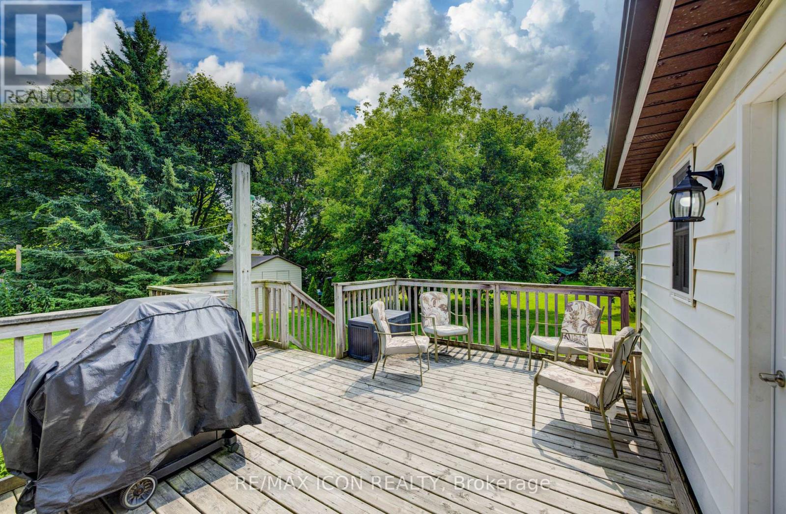 Photo 37 of 254 Wellington Street W, Wellington North ON