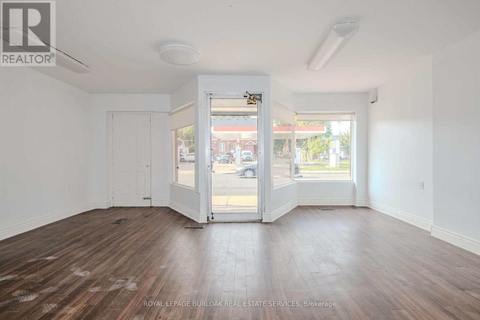 Photo 10 of 1345 Main Street E, Hamilton ON