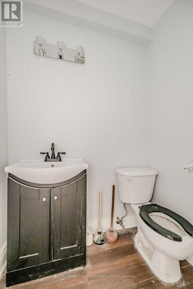 Photo 14 of 1345 Main Street E, Hamilton ON