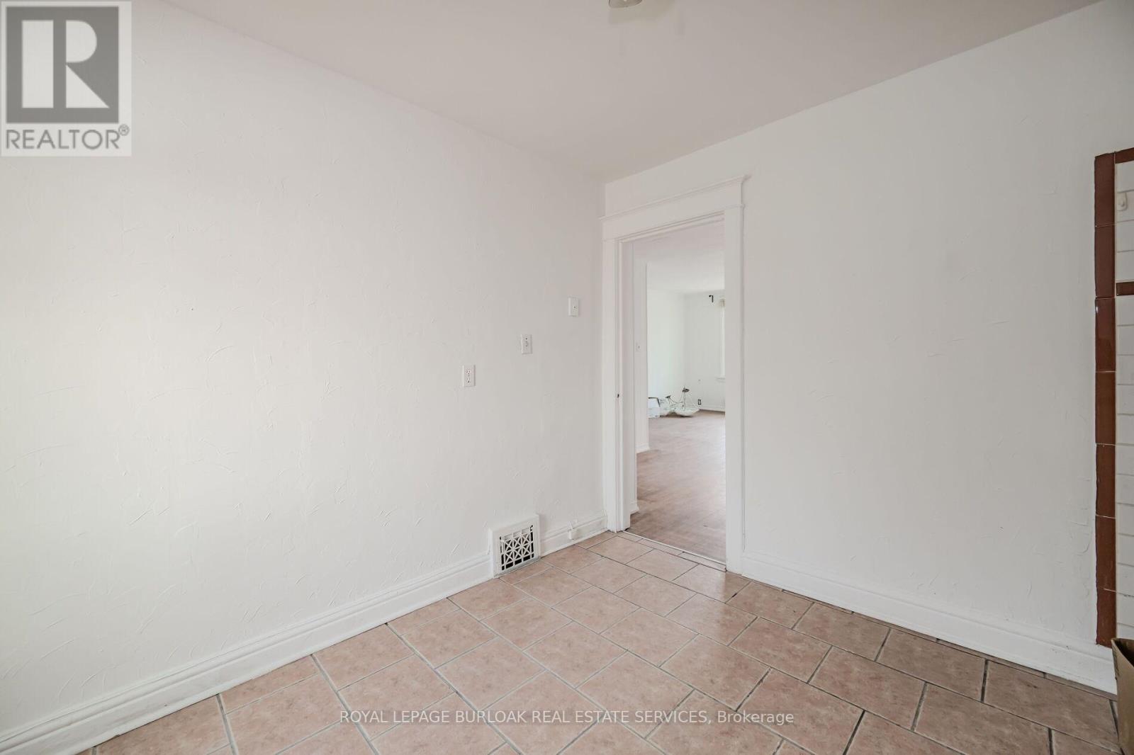 Photo 24 of 1345 Main Street E, Hamilton ON