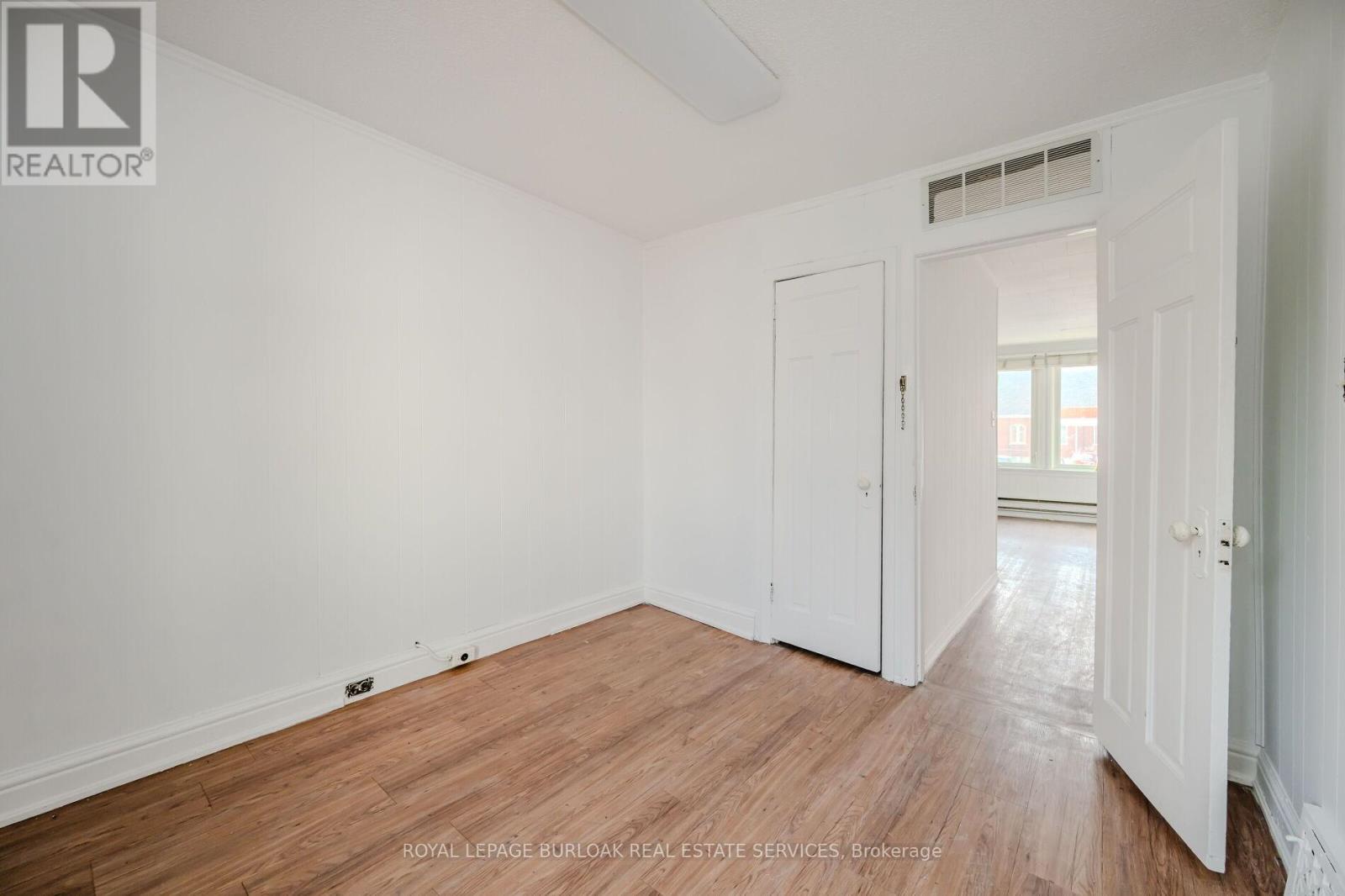 Photo 26 of 1345 Main Street E, Hamilton ON