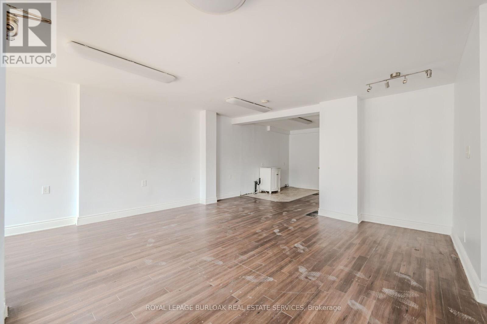 Photo 8 of 1345 Main Street E, Hamilton ON