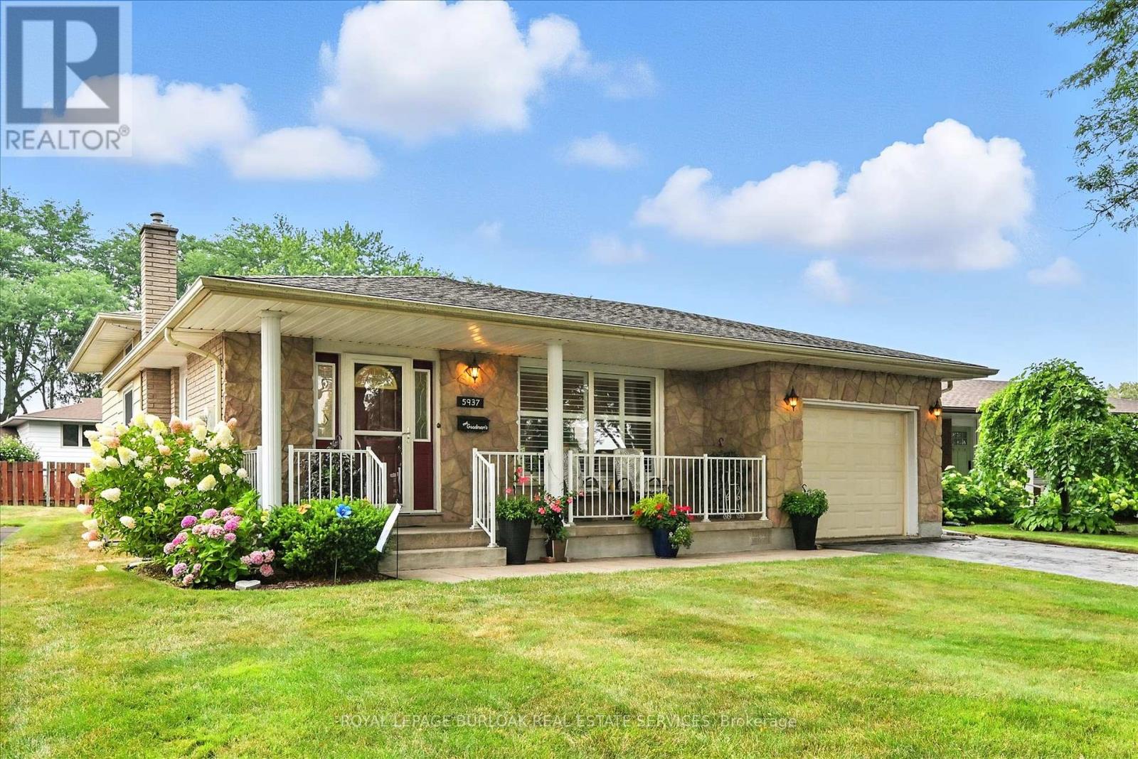 Photo 13 of 5937 Saint Anthony Crescent, Niagara Falls ON