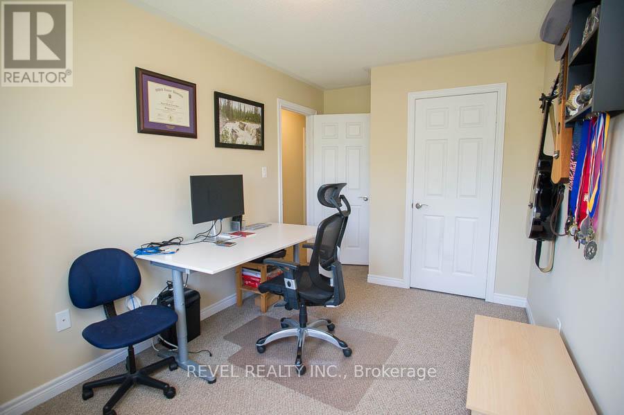 Photo 17 of 115 20 Mcconkey Crescent, Brantford ON