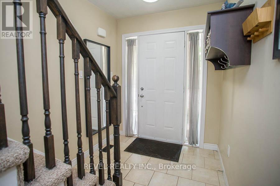 Photo 4 of 115 20 Mcconkey Crescent, Brantford ON