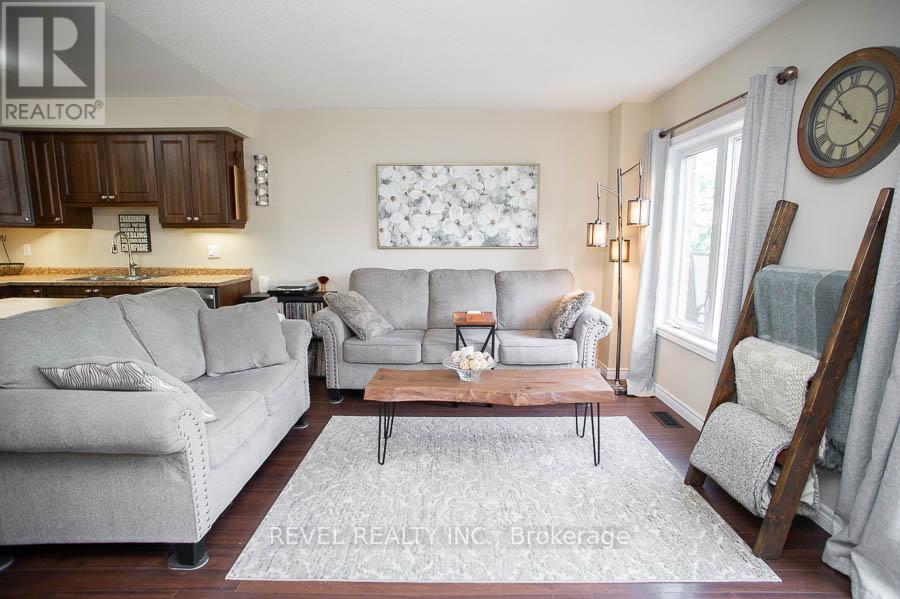 Photo 8 of 115 20 Mcconkey Crescent, Brantford ON