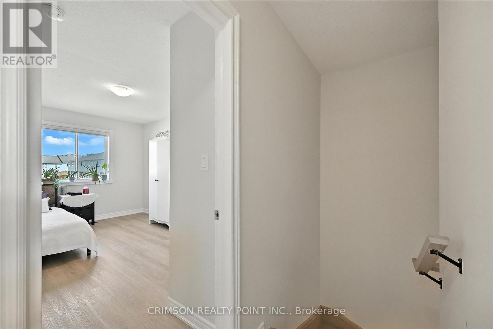 Photo 35 of 8 Linden Park Lane, Hamilton ON