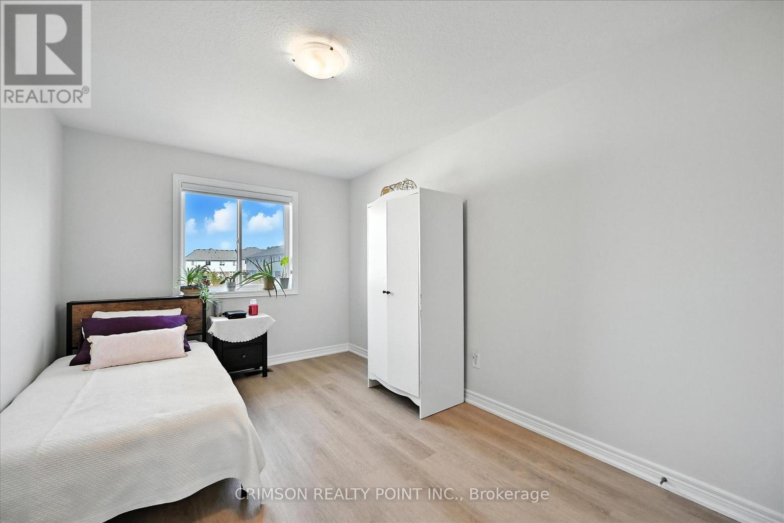 Photo 5 of 8 Linden Park Lane, Hamilton ON