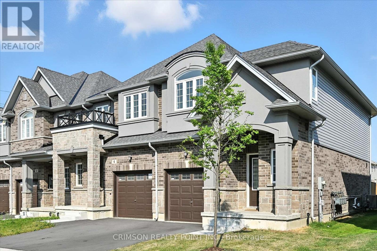 Photo 1 of 8 Linden Park Lane, Hamilton ON