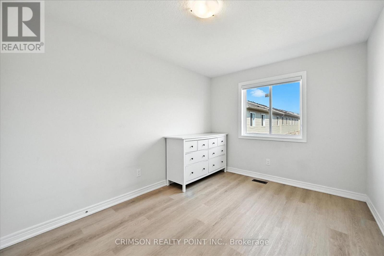 Photo 6 of 8 Linden Park Lane, Hamilton ON