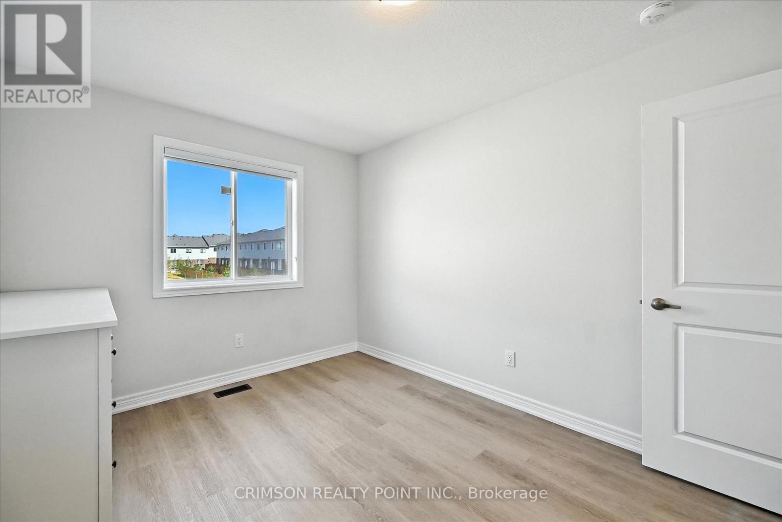 Photo 29 of 8 Linden Park Lane, Hamilton ON