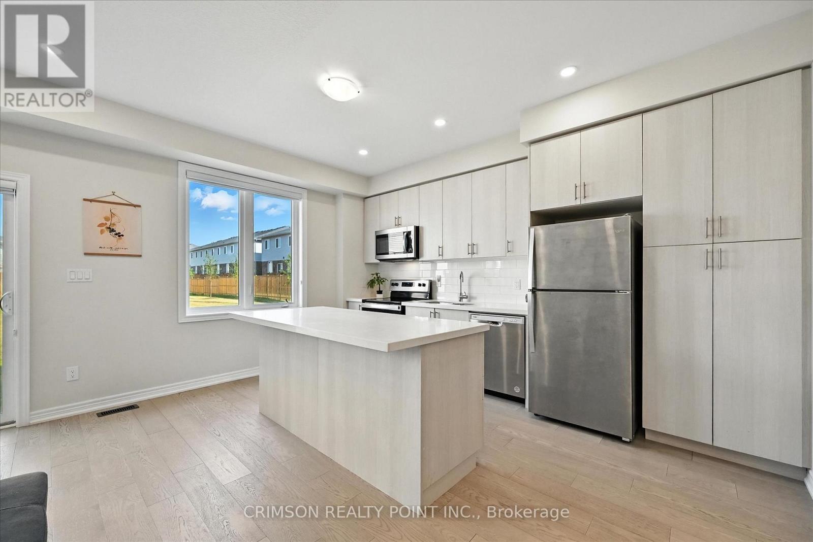 Photo 20 of 8 Linden Park Lane, Hamilton ON
