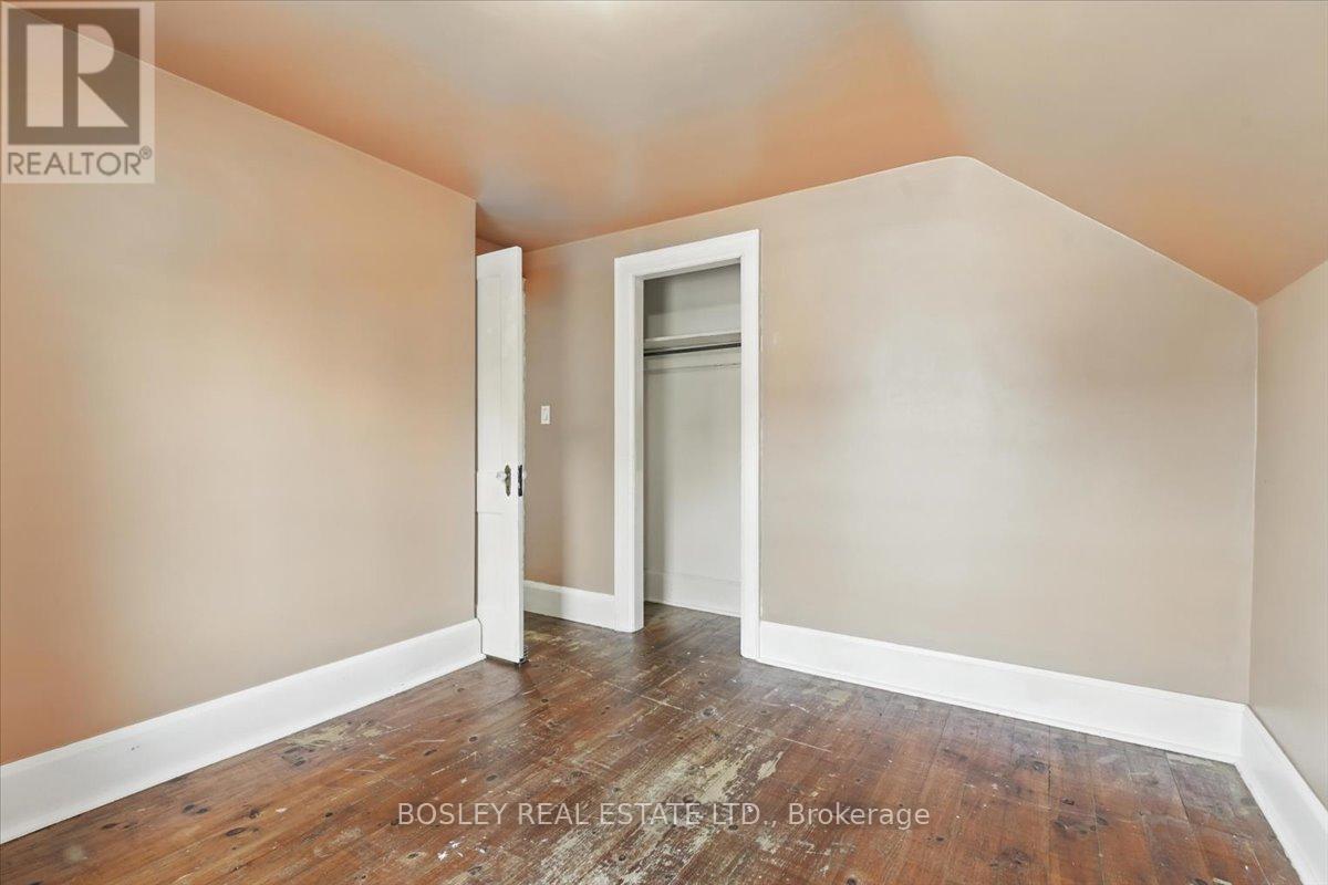 Photo 1 of 712 Park Street S, Peterborough South ON