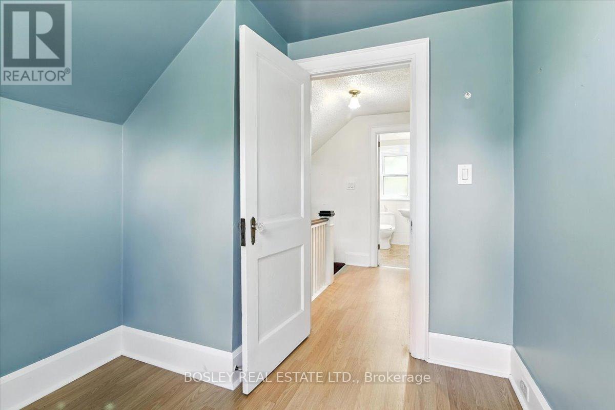 Photo 23 of 712 Park Street S, Peterborough South ON