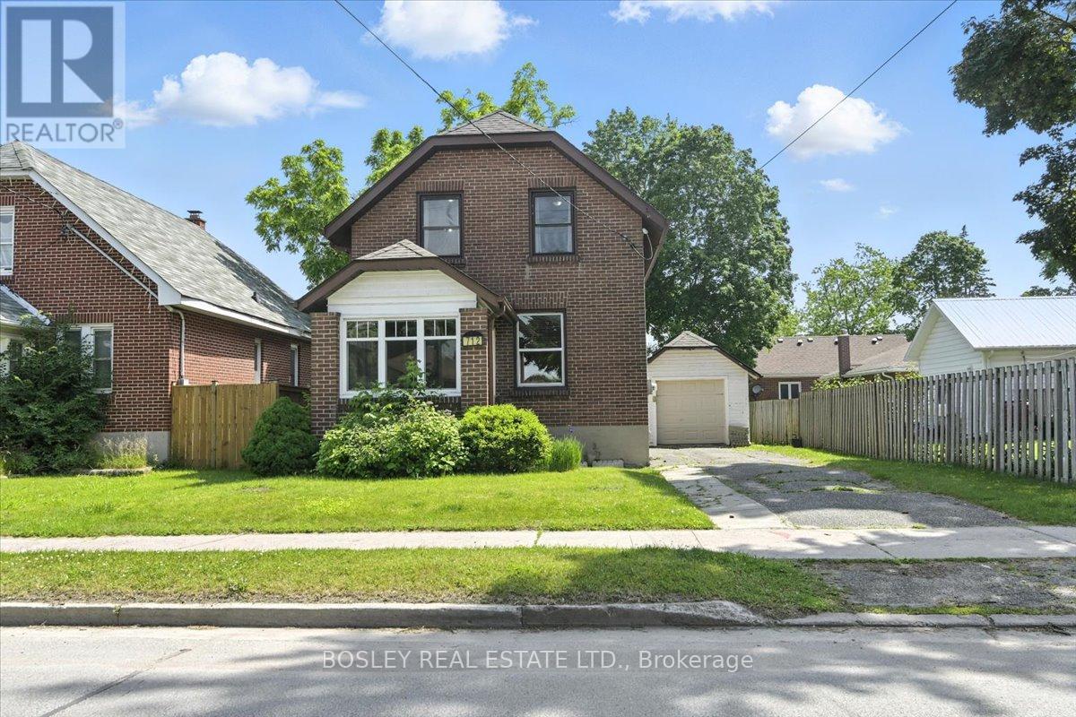 Photo 15 of 712 Park Street S, Peterborough South ON