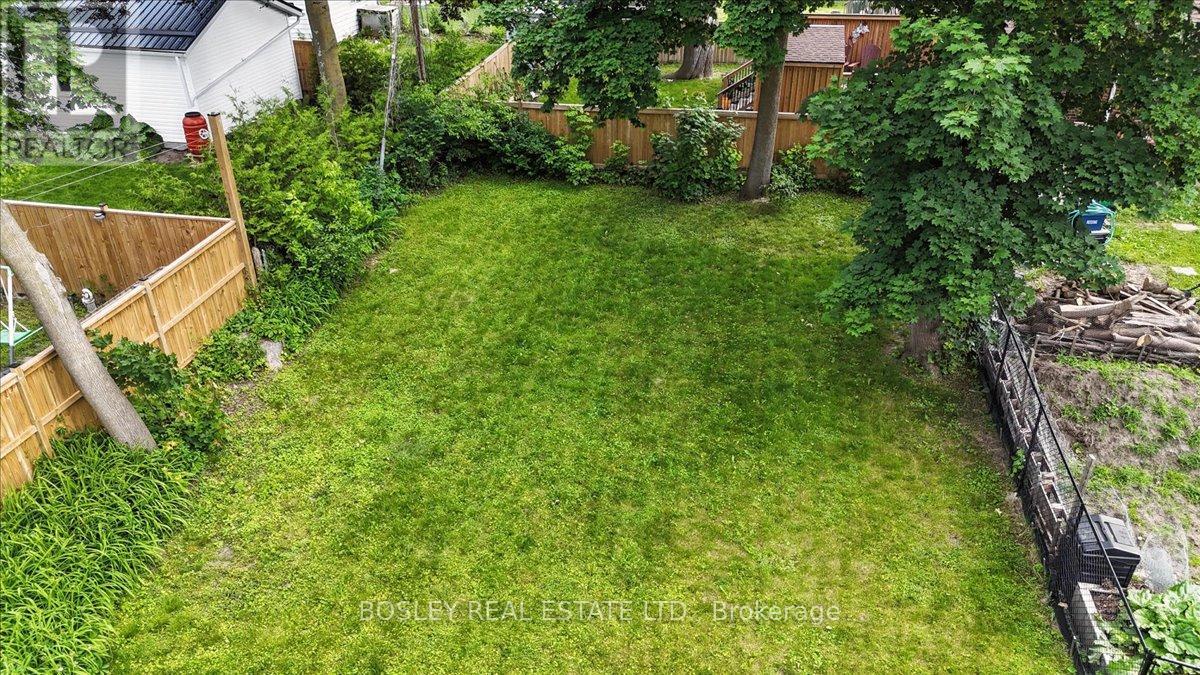Photo 21 of 712 Park Street S, Peterborough South ON