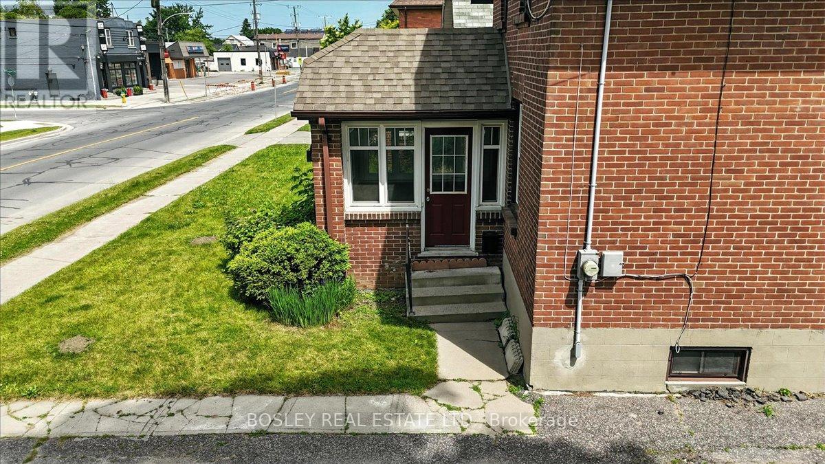 Photo 13 of 712 Park Street S, Peterborough South ON