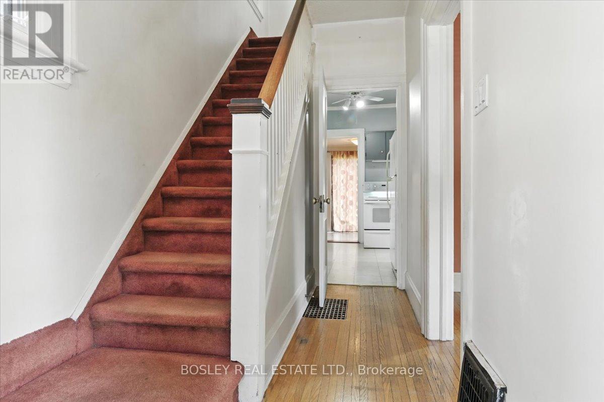 Photo 16 of 712 Park Street S, Peterborough South ON