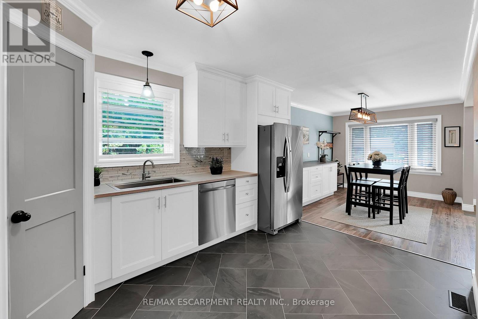 Photo 21 of 429 Elizabeth Street, Grimsby ON