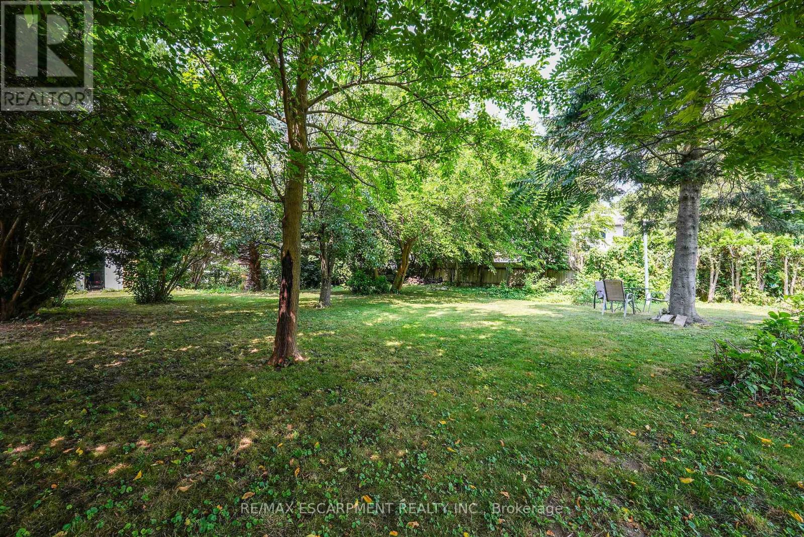 Photo 27 of 429 Elizabeth Street, Grimsby ON
