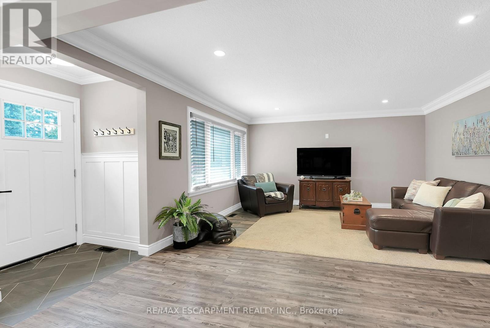 Photo 14 of 429 Elizabeth Street, Grimsby ON
