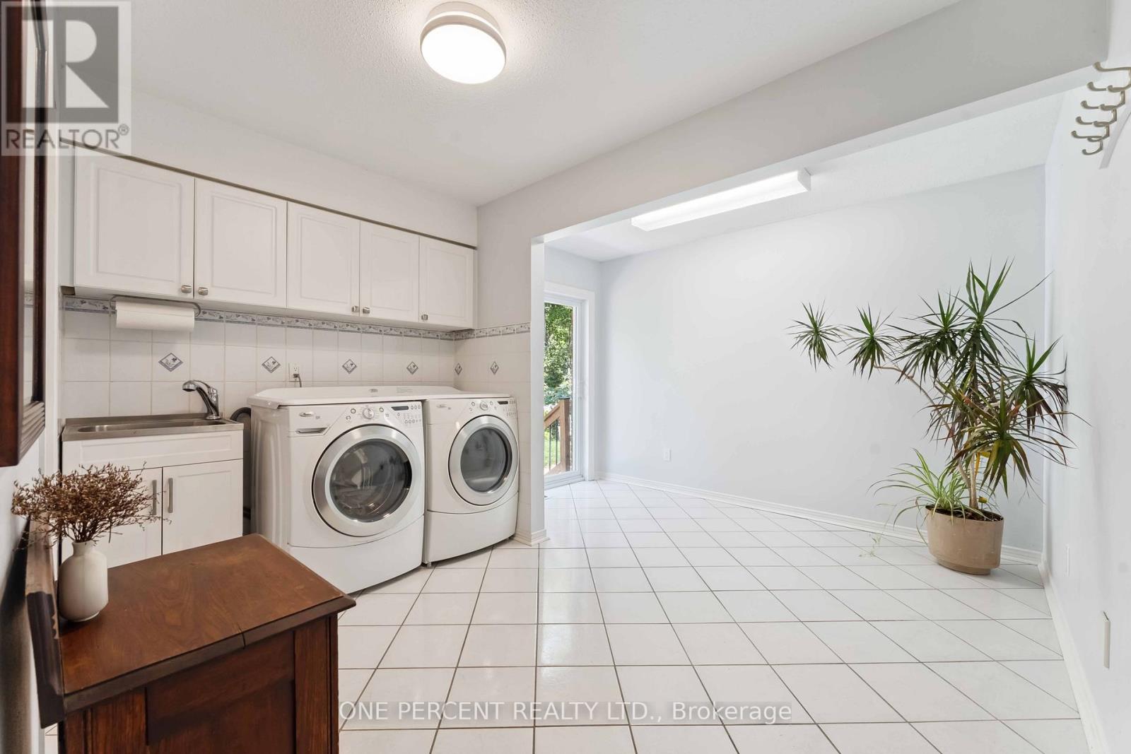 Photo 37 of 100 John Aselford Drive, Ottawa ON
