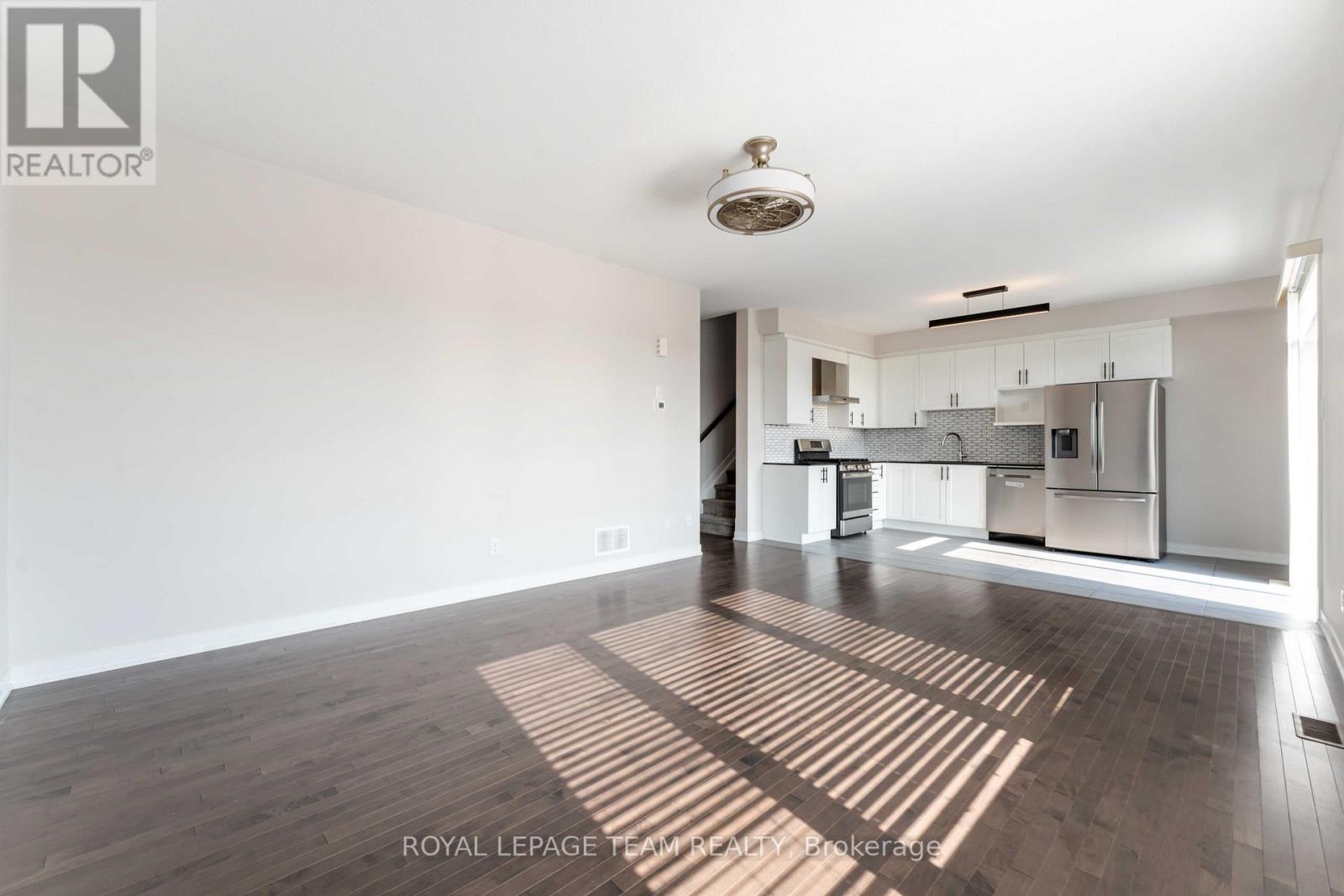 Photo 12 of 3040 Travertine Way, Ottawa ON