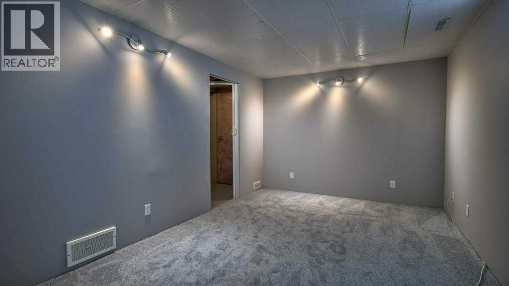 Single Family House for Sale in  Tuscany Valley Green NW Tuscany Calgary 