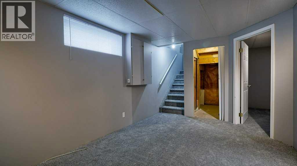 Single Family House for Sale in  Tuscany Valley Green NW Tuscany Calgary 