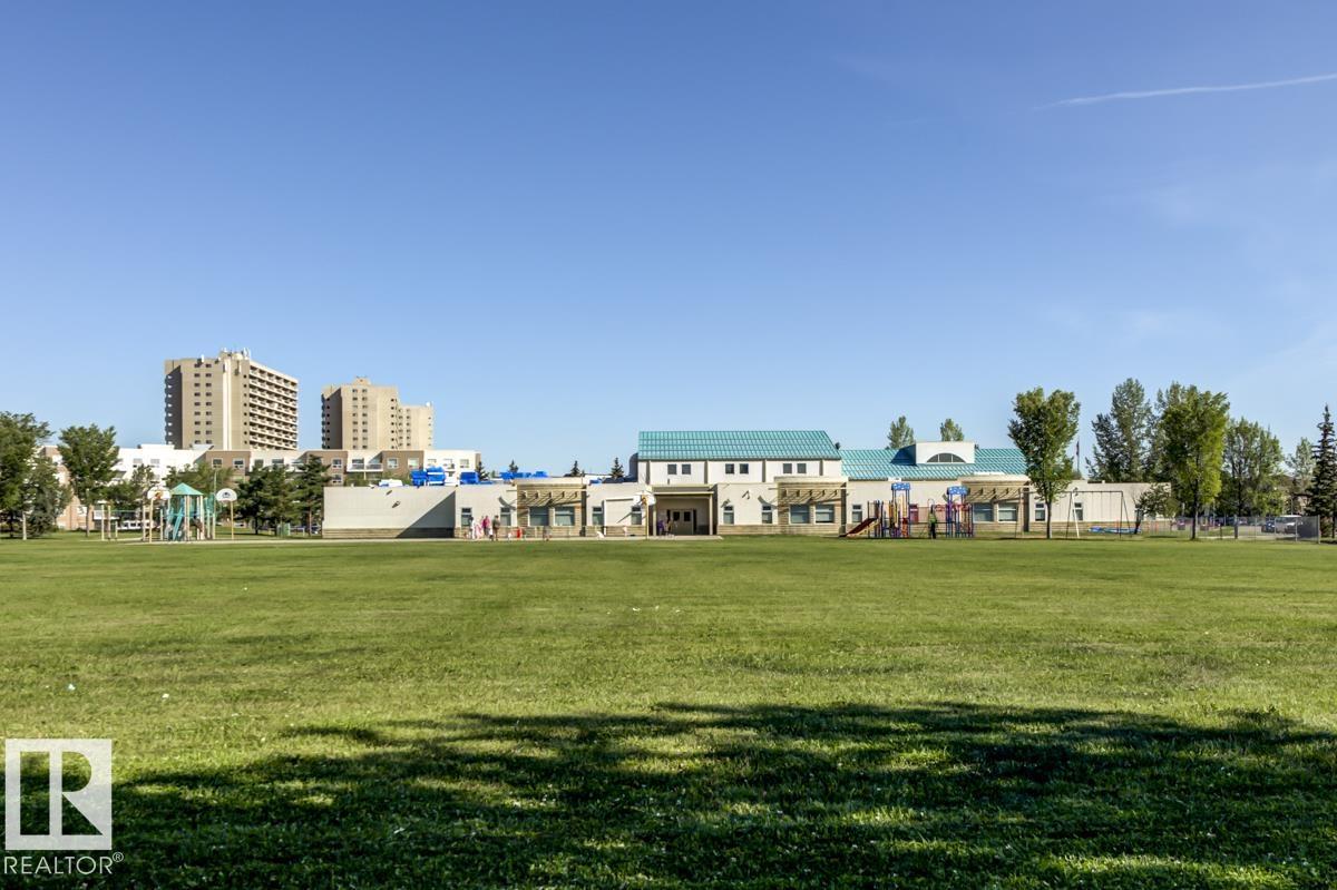 Photo 23 of 62 6220 172 St Nw, Edmonton AB