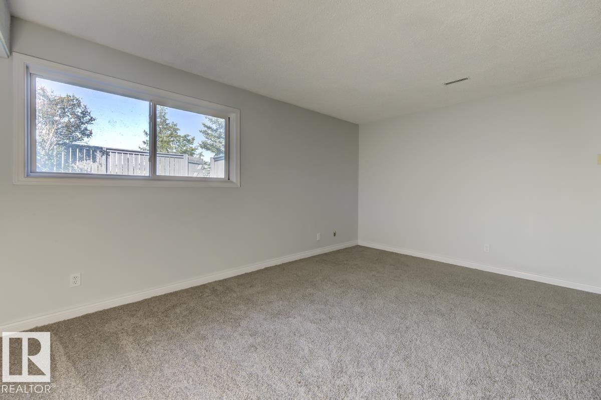 Photo 32 of 62 6220 172 St Nw, Edmonton AB