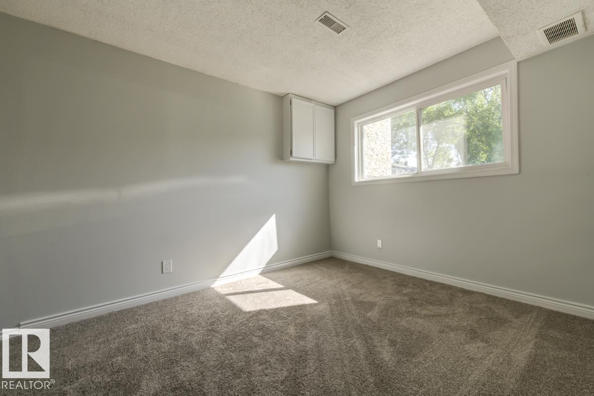 Photo 8 of 62 6220 172 St Nw, Edmonton AB