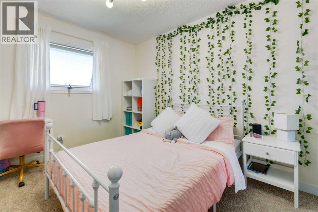Single Family House for Sale in  Millrise Drive SW Millrise Calgary 