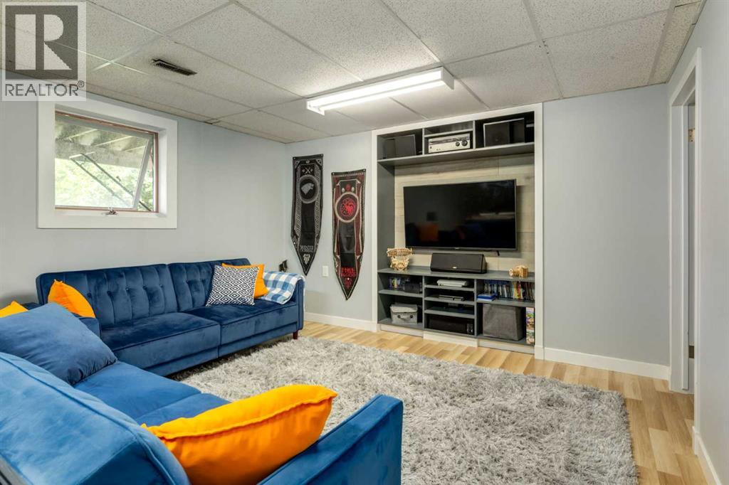 Single Family House for Sale in  Millrise Drive SW Millrise Calgary 