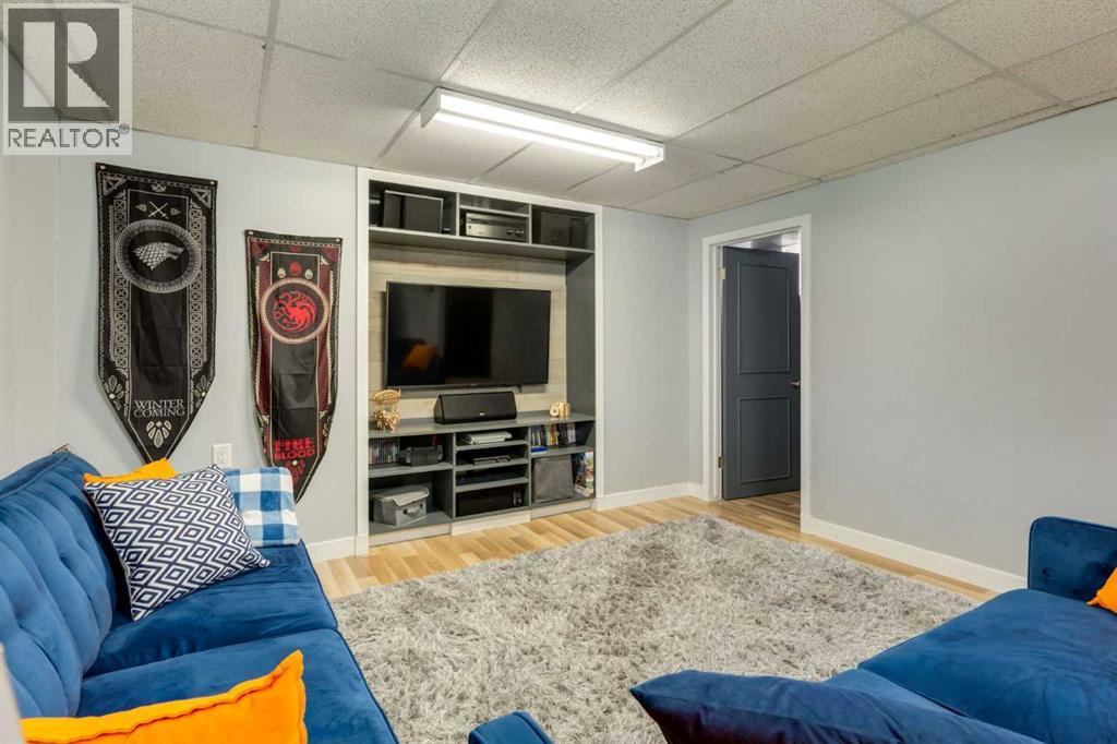 Single Family House for Sale in  Millrise Drive SW Millrise Calgary 
