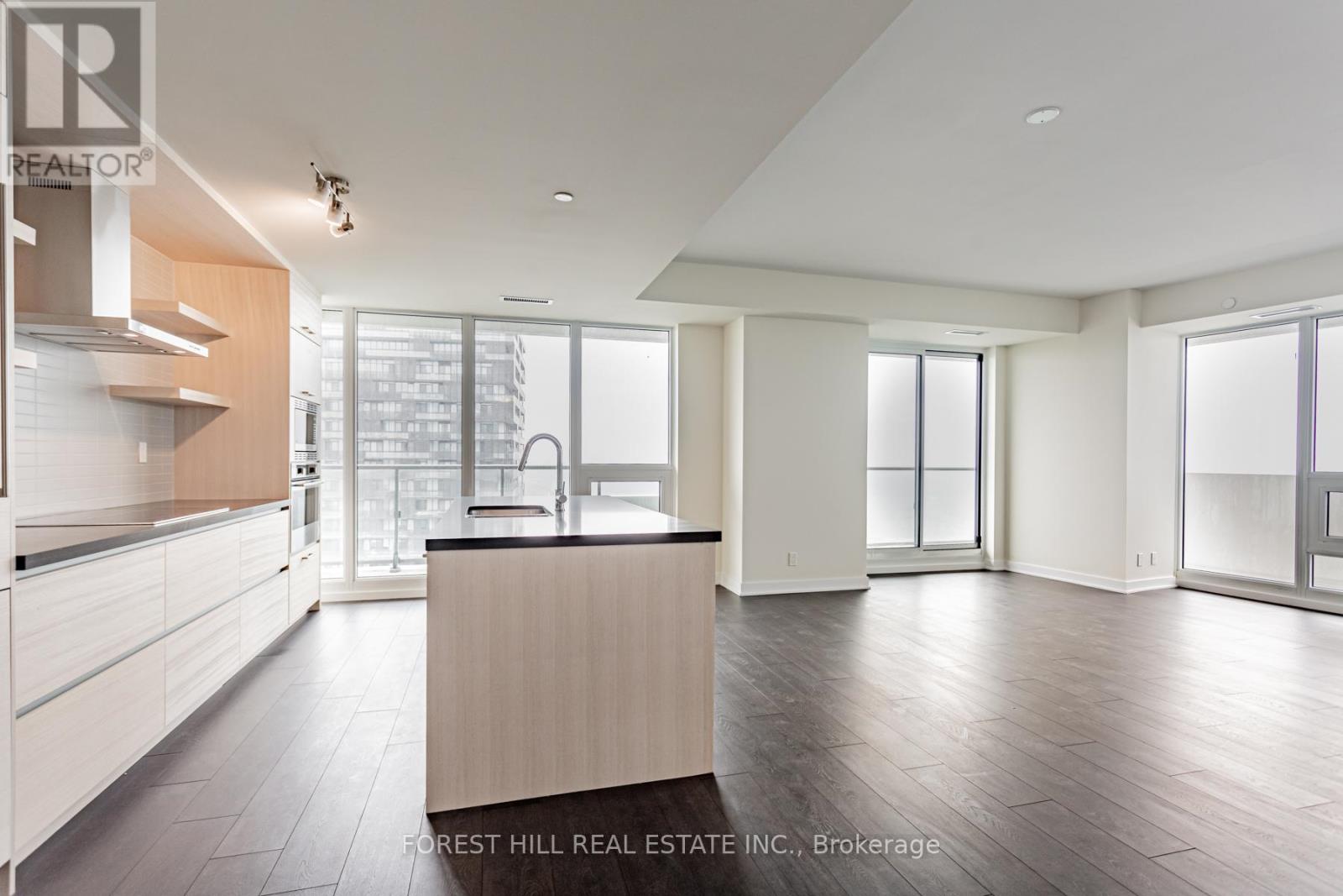 Photo 11 of 5701 2221 Yonge Street, Toronto ON