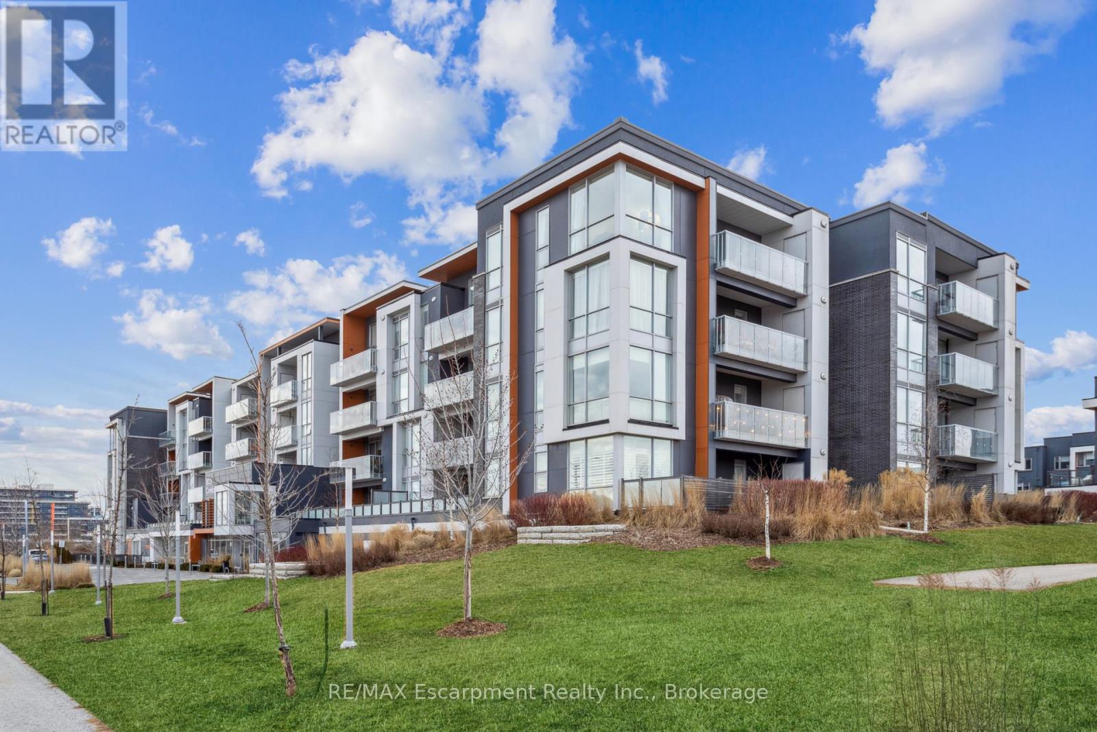 Photo 7 of 309 3028 Creekshore Common, Oakville ON