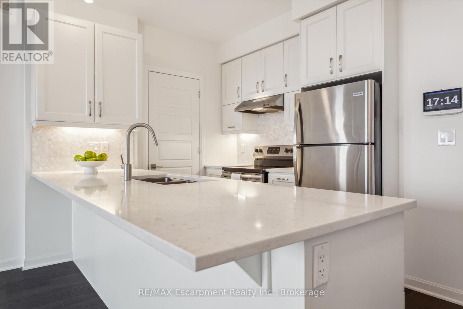 Photo 23 of 309 3028 Creekshore Common, Oakville ON