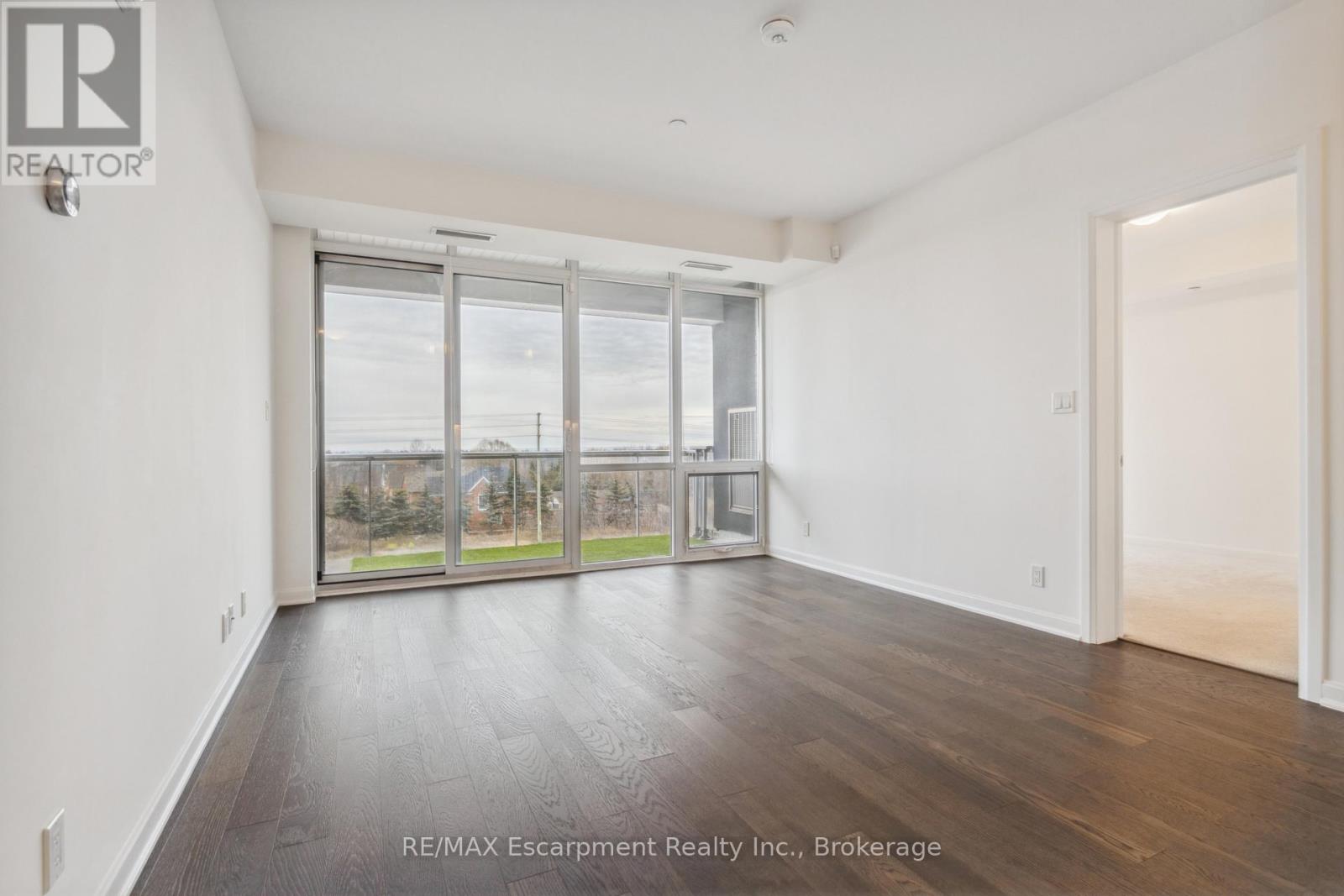 Photo 18 of 309 3028 Creekshore Common, Oakville ON